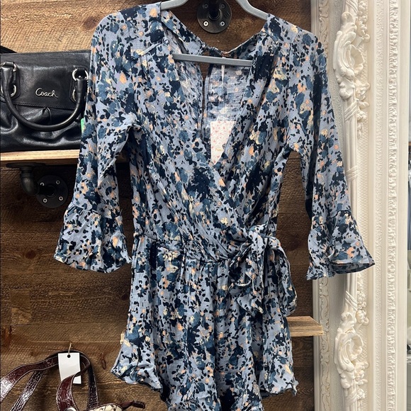 NWT Free People "All The Right Ruffles" Romper Size XS - Picture 3 of 11